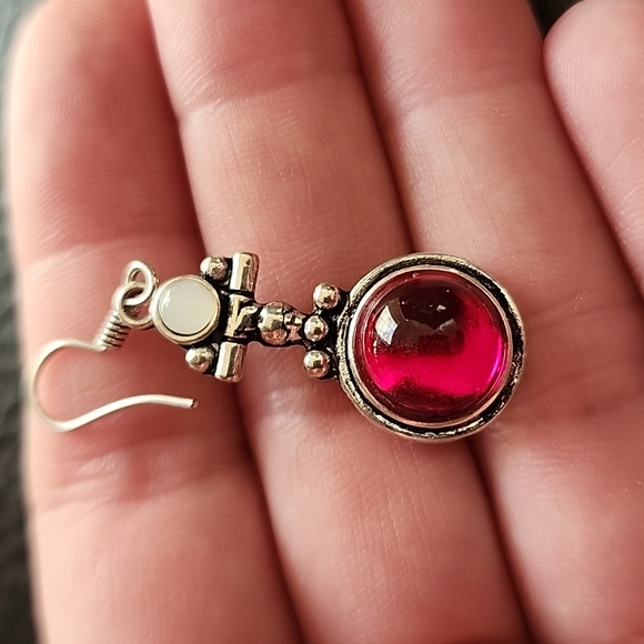 Earrings - Picture 5 of 7